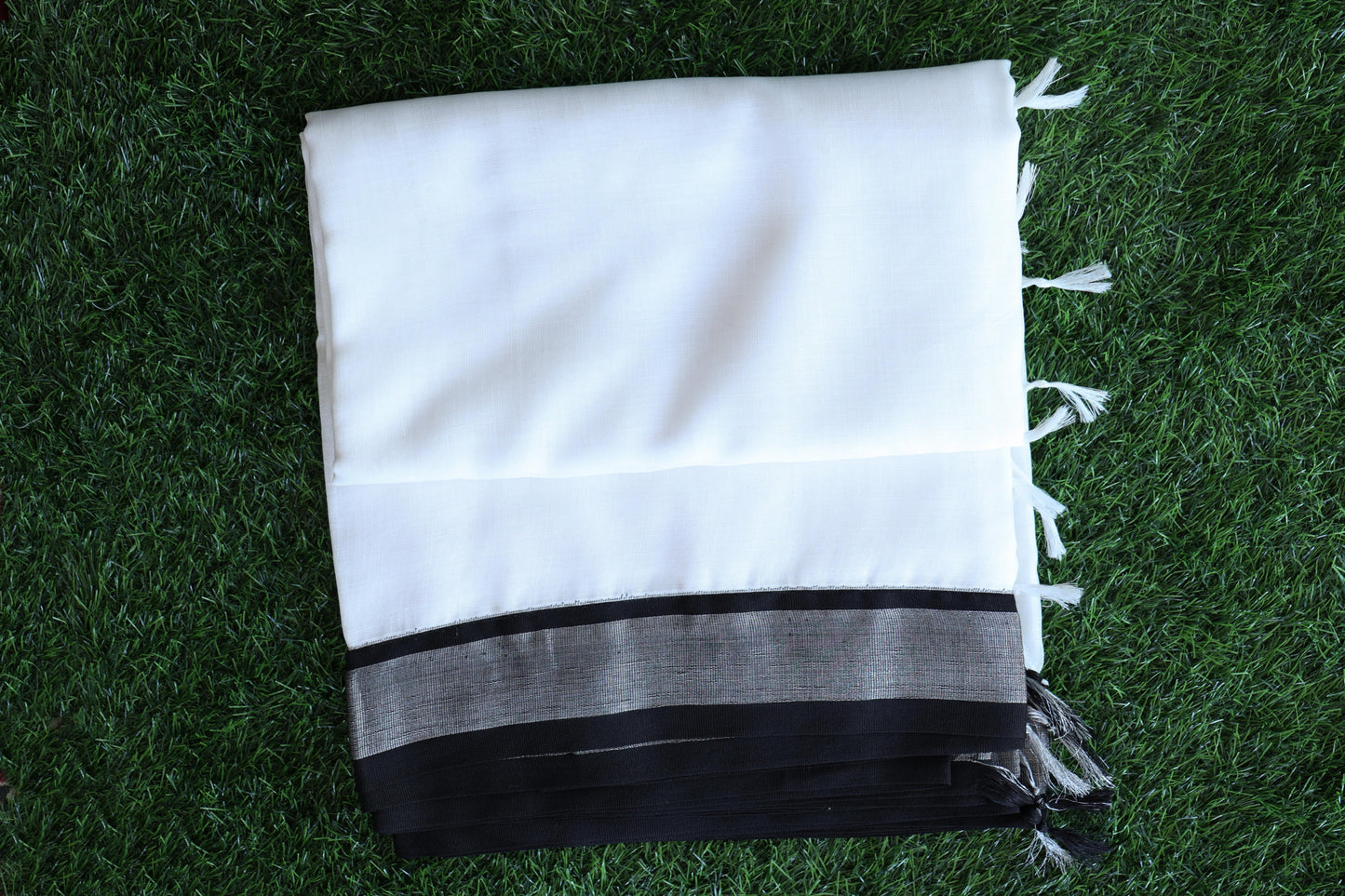 black and white saree Velmayil Silks