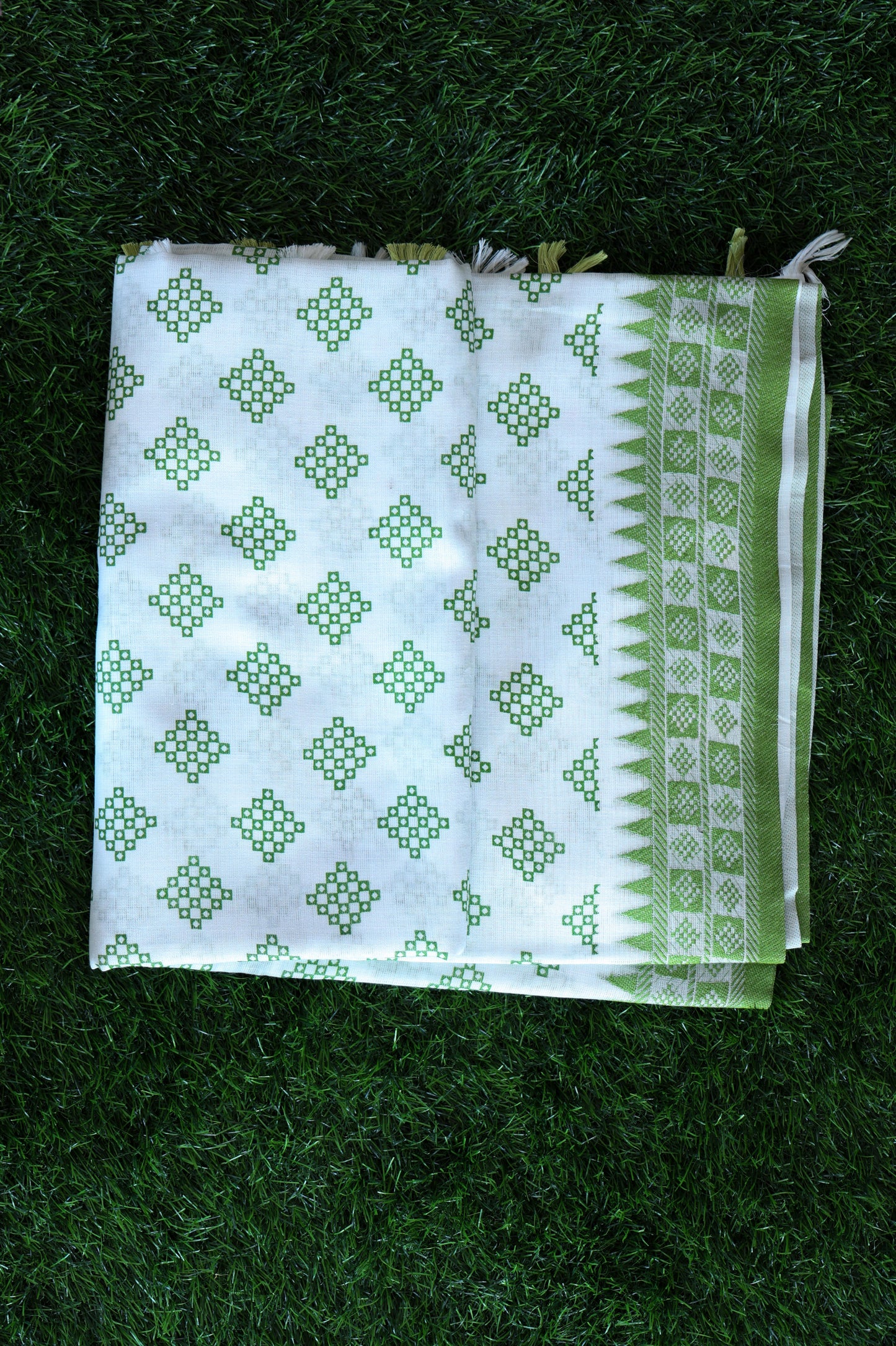 white with green Velmayil Silks