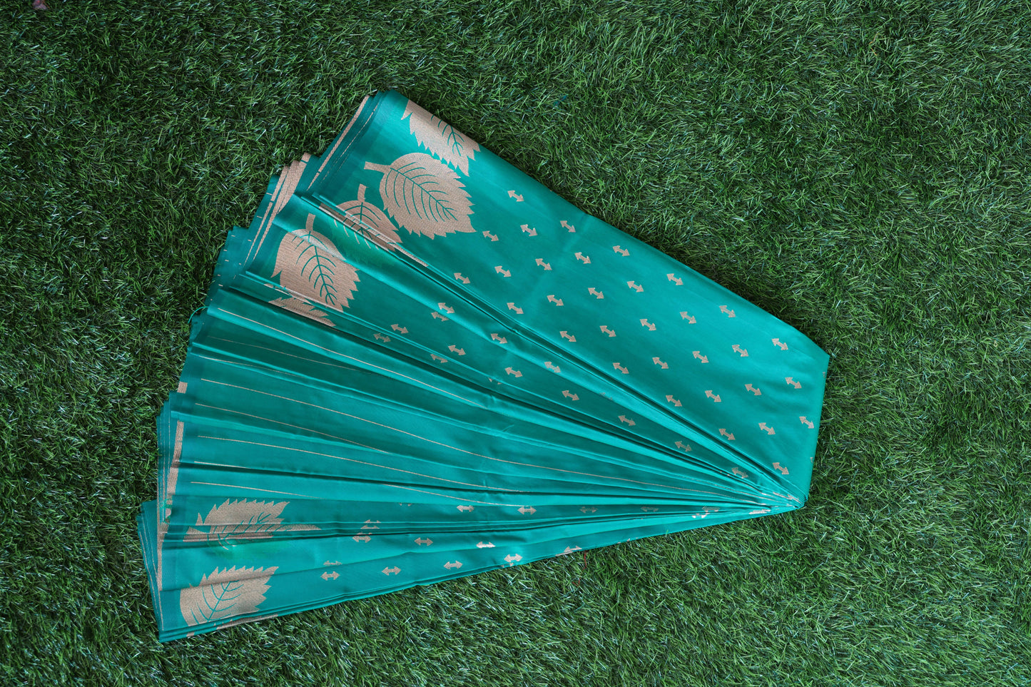 soft silk arrow sarees Velmayil Silks