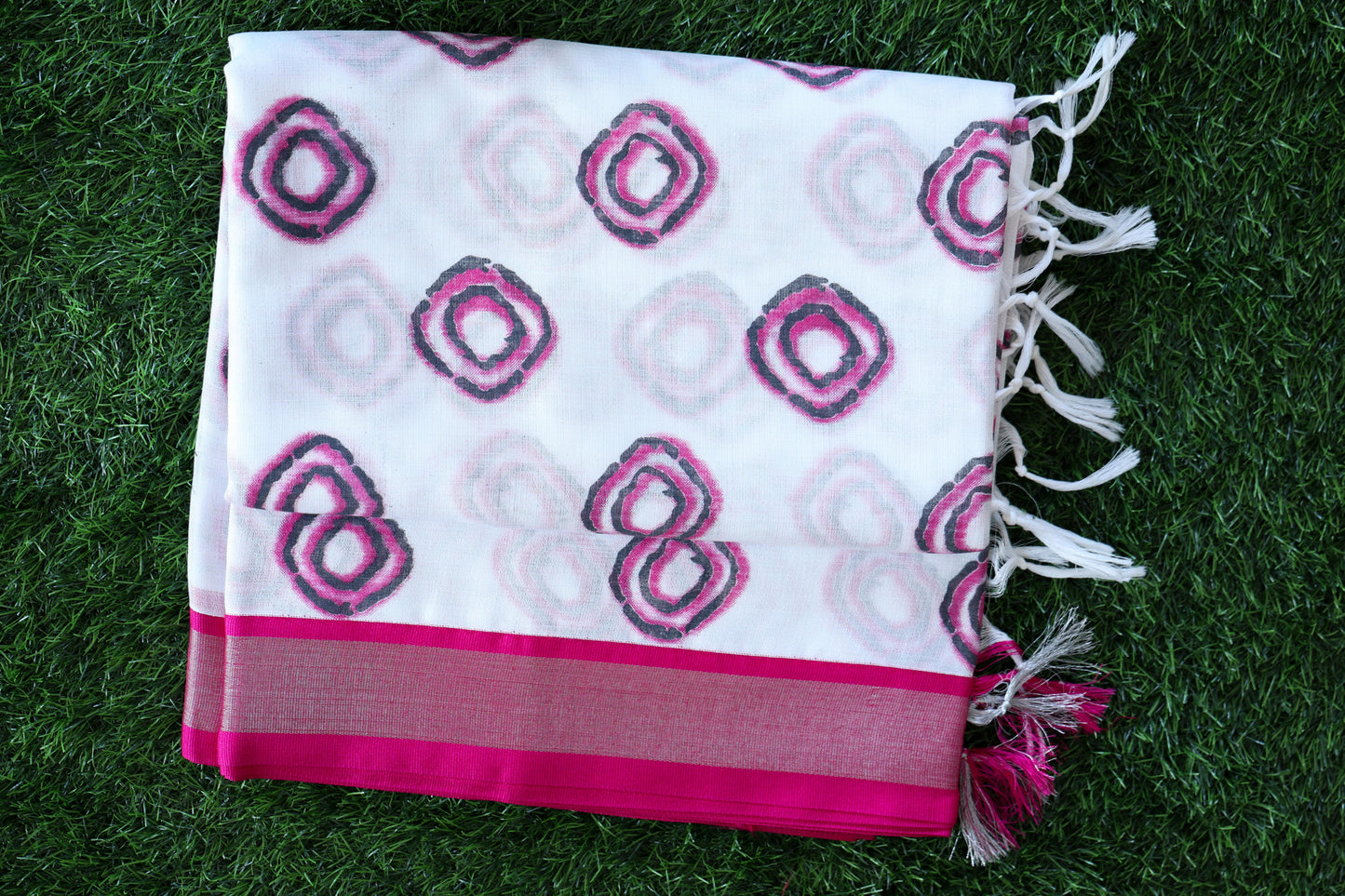 white and pink saree Velmayil Silks