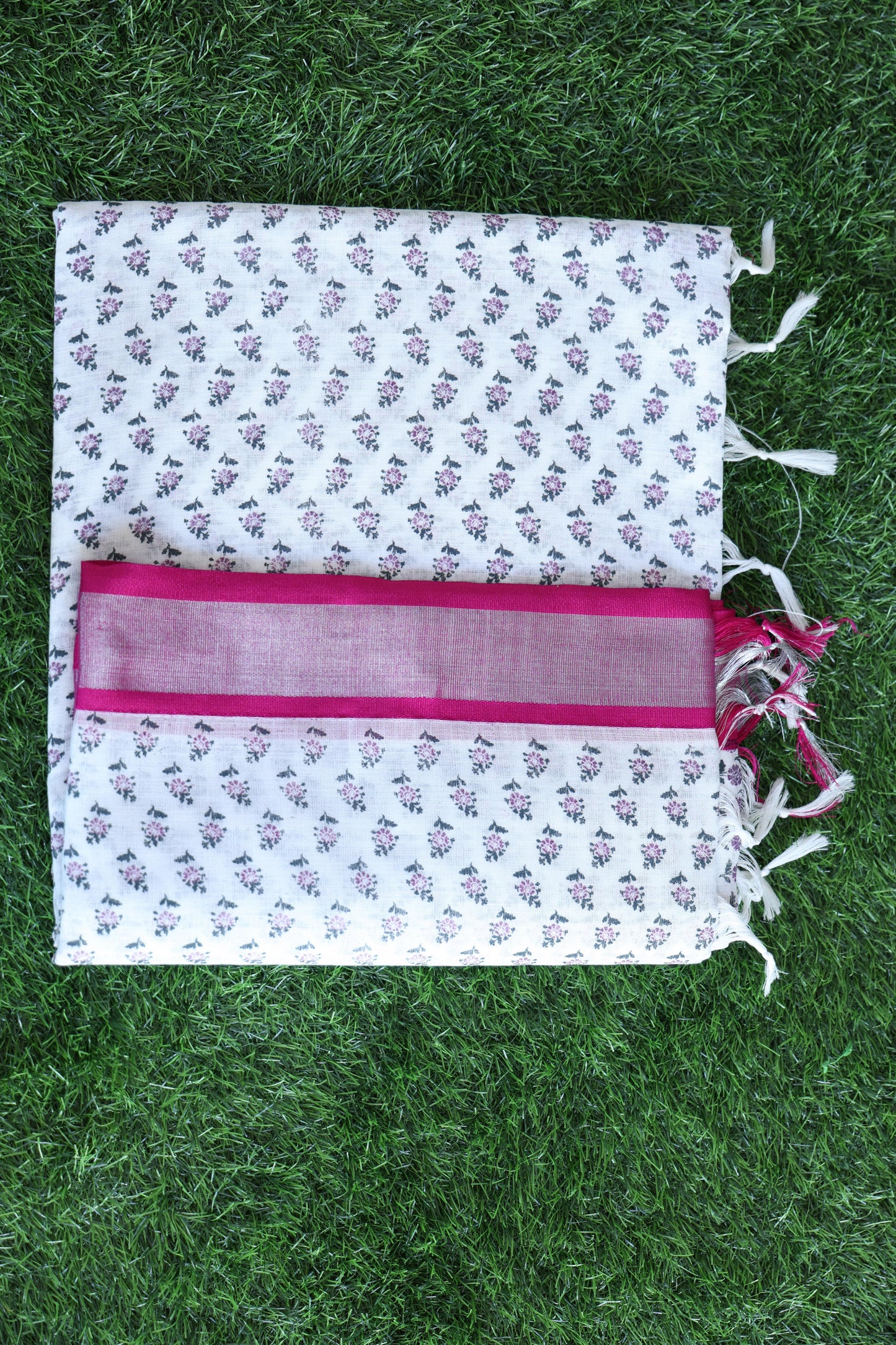 white and pink saree Velmayil Silks
