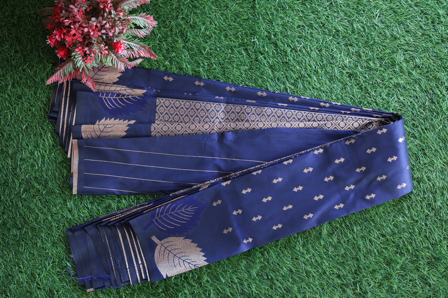 soft silk arrow sarees Velmayil Silks