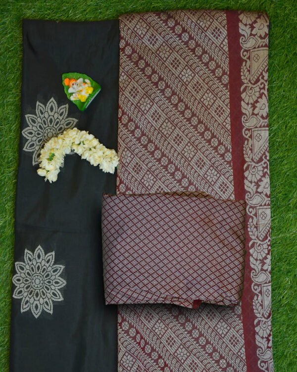 213_b8ae454c-a6f3-410e-b7e4-61350fd3c449.jpg Soft silk hand loom saree